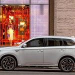 Mitsubishi-Outlander_PHEV-2017-1280-08